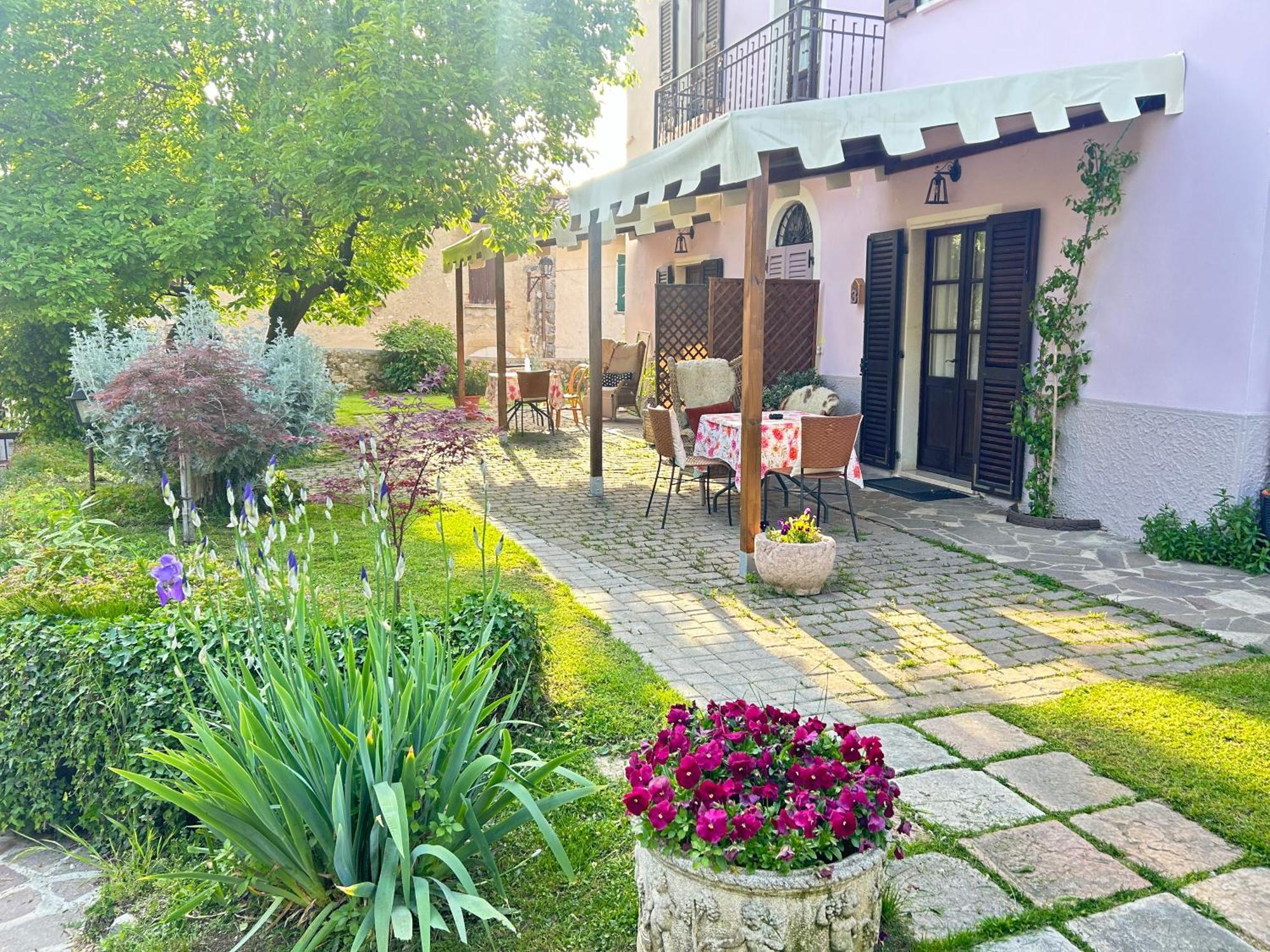 La Casa Di Campagna Sul Garda Puegnago Exterior foto